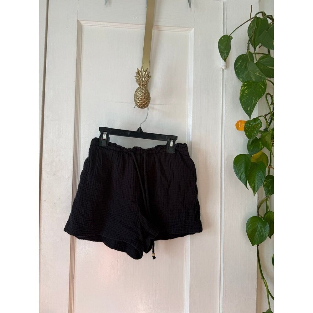 H&M women’s size X – small black shorts